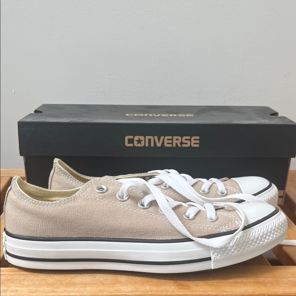 Converse size 8 never worn tan sneakers